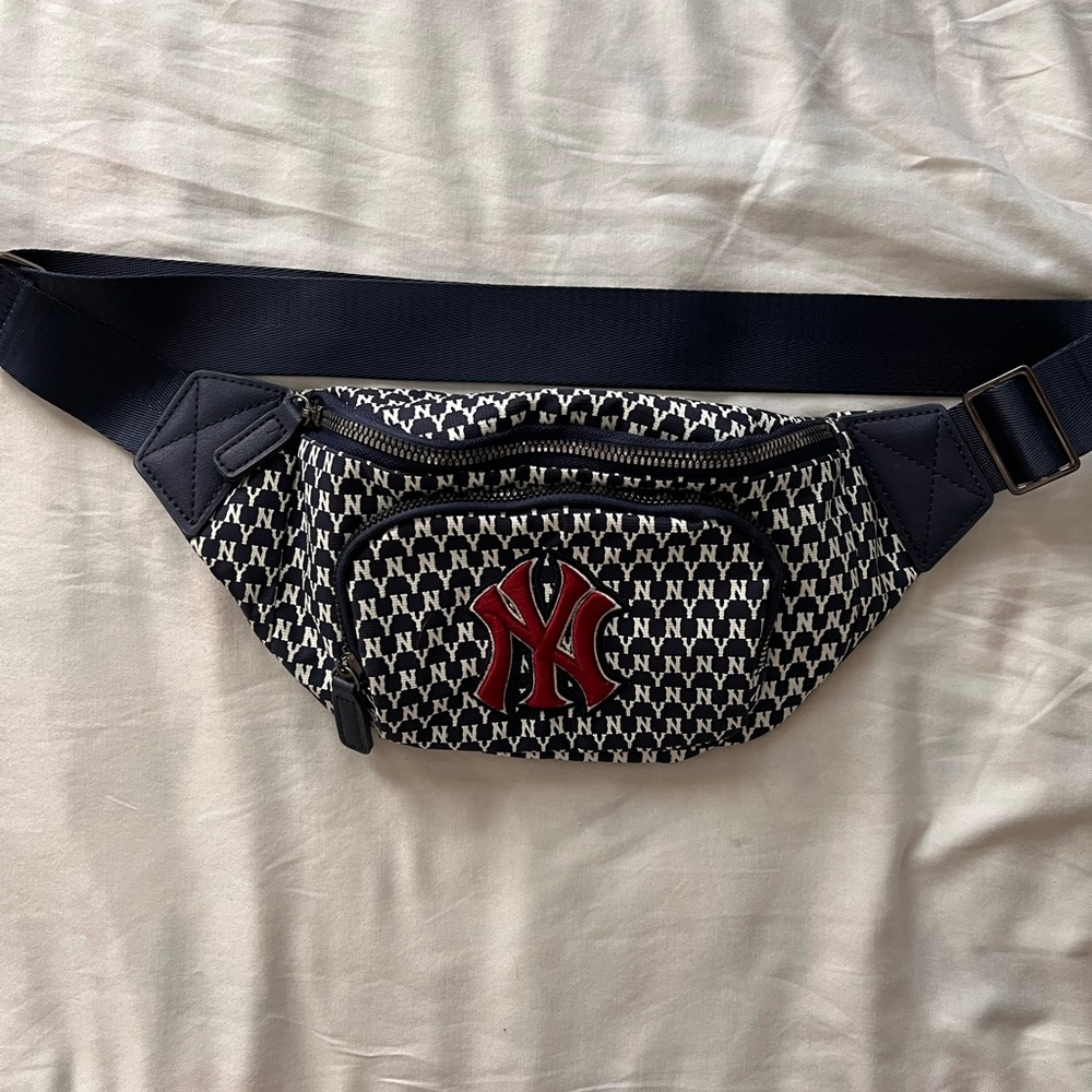 MLB Korea Fanny Pack